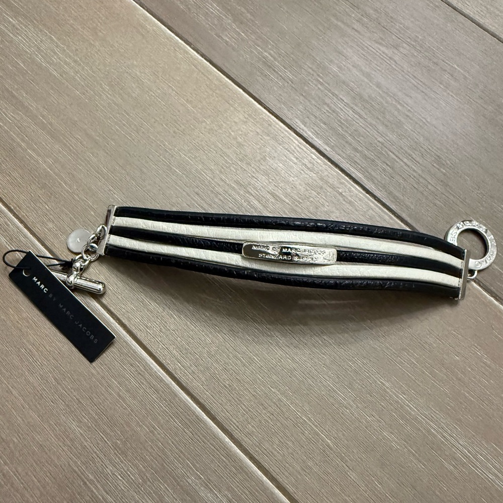 NWT! Marc by Marc Jacobs Black and Cream Leather Bracelet
